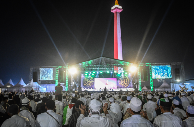 الشرطة تجهز مواقف السيارات للمشاركين في ذكرى الوطنية في موناس