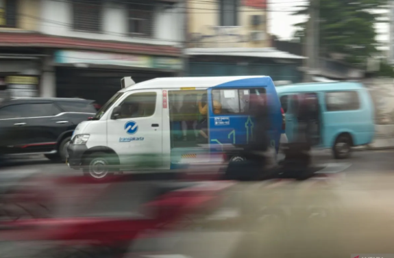 Transjakarta licencie le conducteur de mikrotrans qui a percuté une personne âgée à Tomang