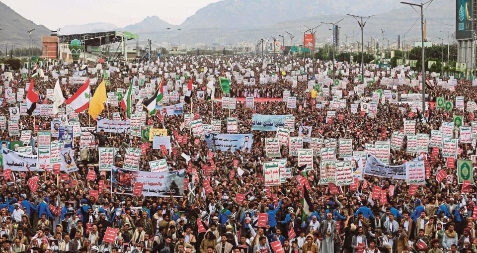 Houthi declares 'maritime blockade' on Saudi Arabia