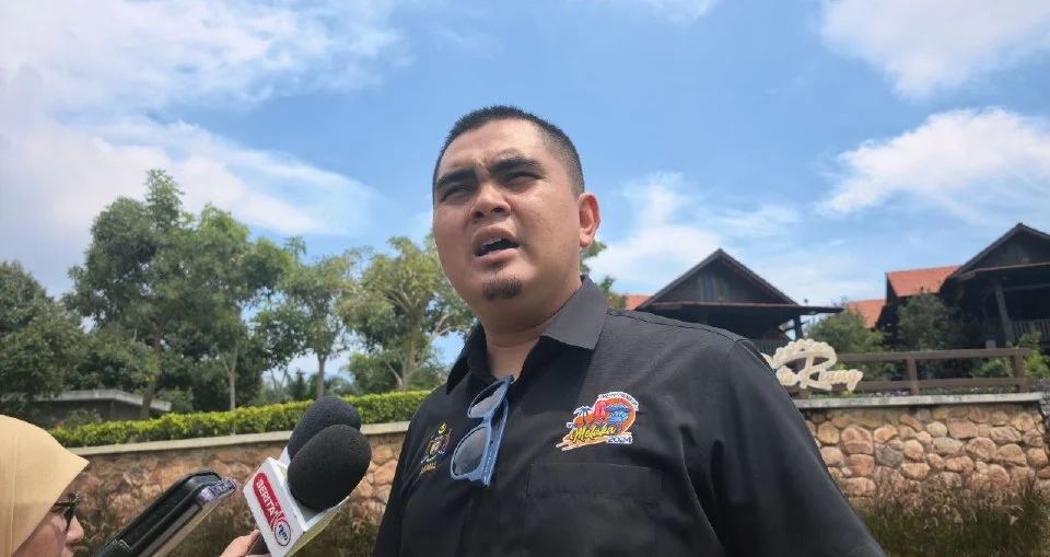 Akmal offers to write resignation letter for Nga Kor Ming