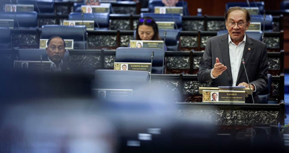 Anwar says govt will look into petrol retailers’ claims of losses from price fluctuations