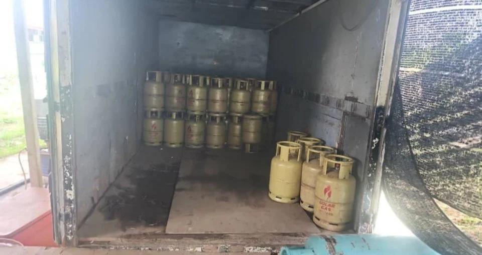 The cylinders, worth RM56,000, were confiscated in Sungai Pelek, Selangor, yesterday