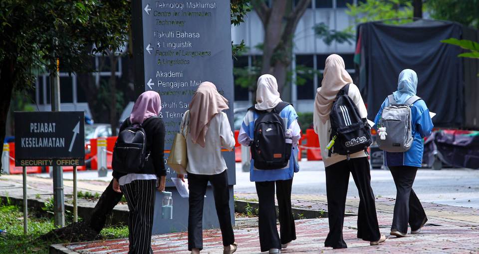 326,419 طالبًا جامعيًا حكوميًا اختاروا مجالات STEM للفترة من 2023 حتى مارس الماضي