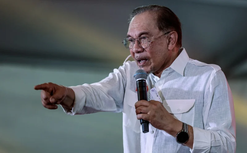 Does Sanusi know I’ve been helping Kedah, says Anwar