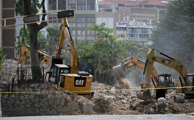 Race to recover bodies ahead of Venezuela quake cleanup