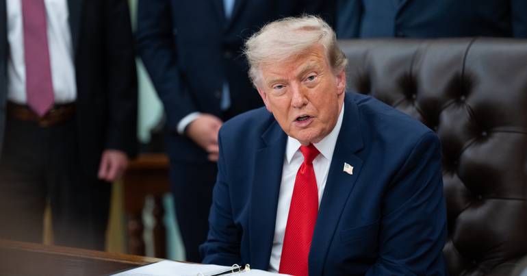 Trump promises to respond "very strongly" to Tehran's attack