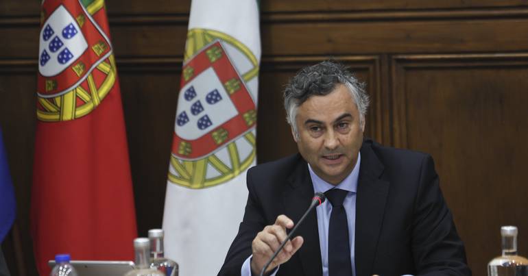 IL asks the government if it will change dates in higher education
