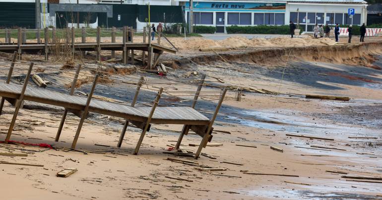 59% of the beaches have not recovered from winter