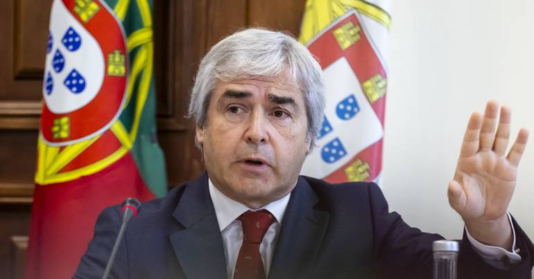 PSD y CDS piden audición de Nuno Melo en la AR