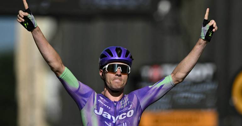 First Swiss victory in 6 years: Mauro Schmid wins 13. Stage of the Tour de France