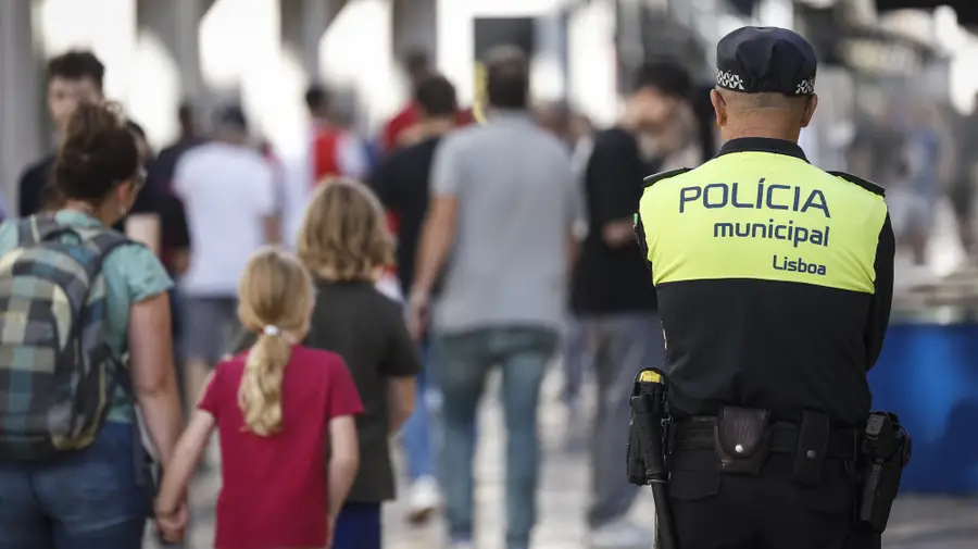 Enough. Police claim damage to the public road and seize poster