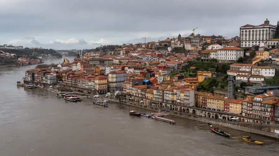 17-year-old boy disappears by the Douro in Porto