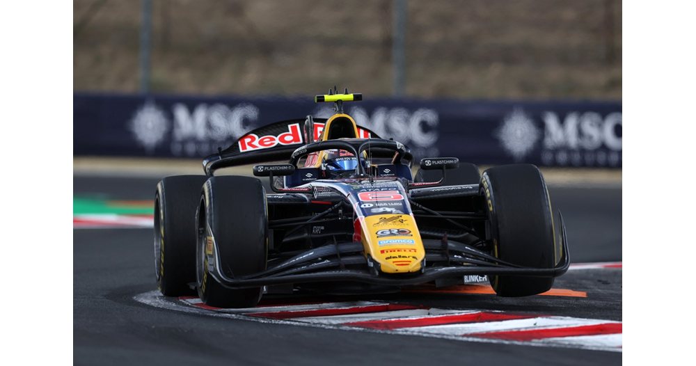 El piloto búlgaro salió 12º en el Hungaroring y amplió su ventaja en el campeonato sobre Gabriele Mini