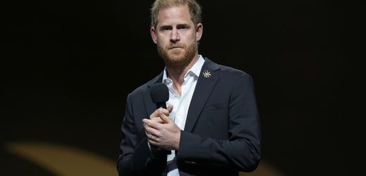 Prince Harry and Elton John fail to file lawsuit against Daily Mail