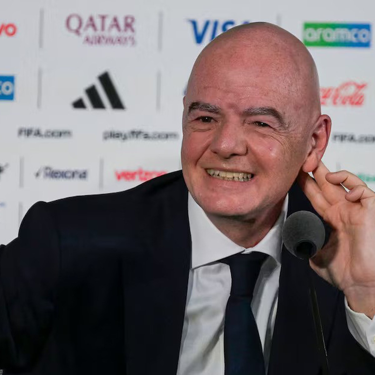 Infantino celebra una reunión de crisis en Marruecos mientras la venta de la FIFA continúa