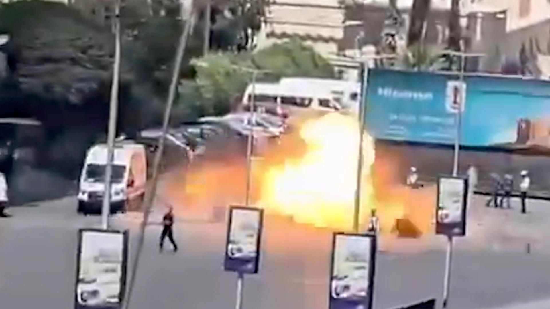 Al Jazeera: explosions in Damascus during Macron’s visit