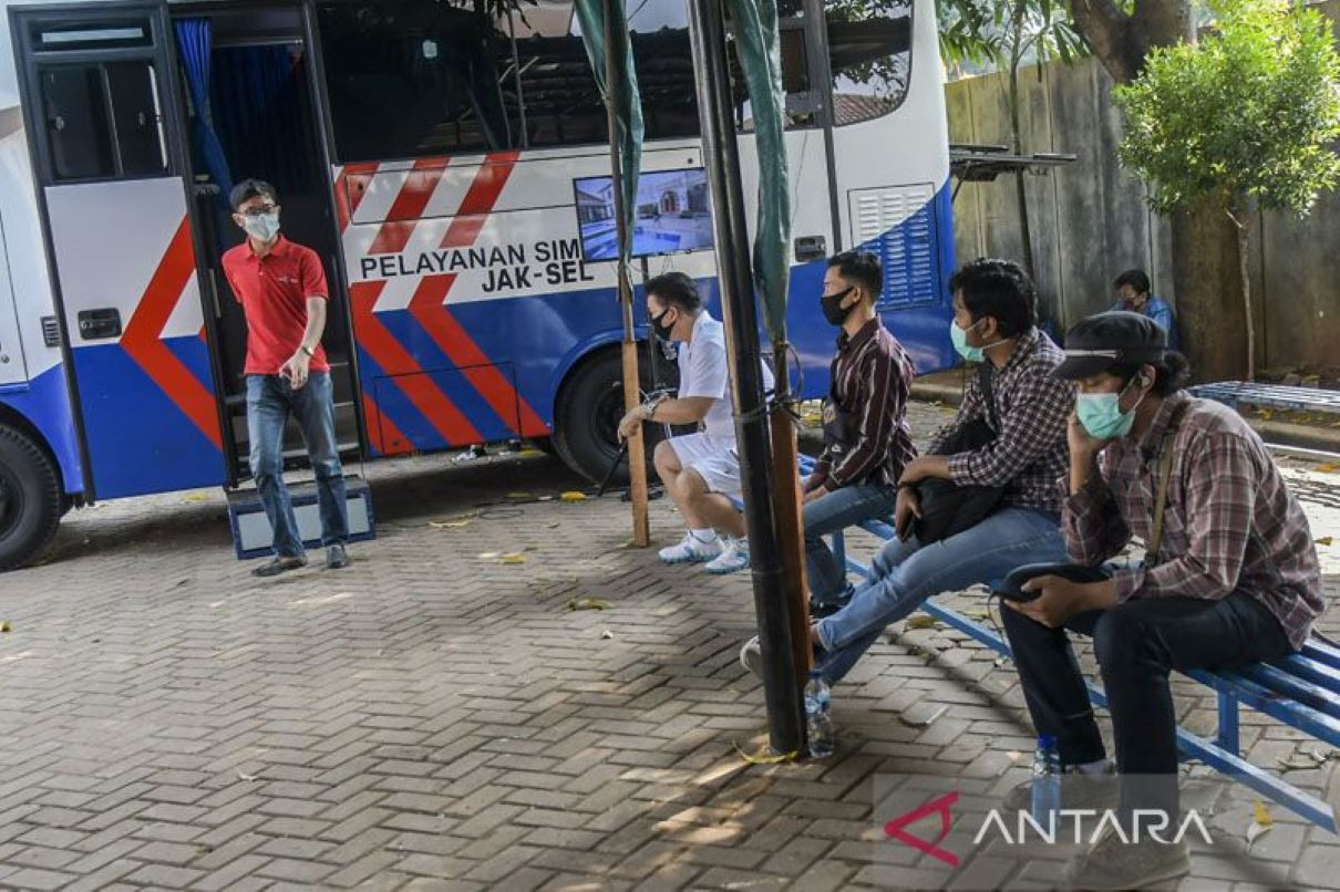 Mobile Samsat service is available in 14 areas of Greater Jakarta on Wednesday.