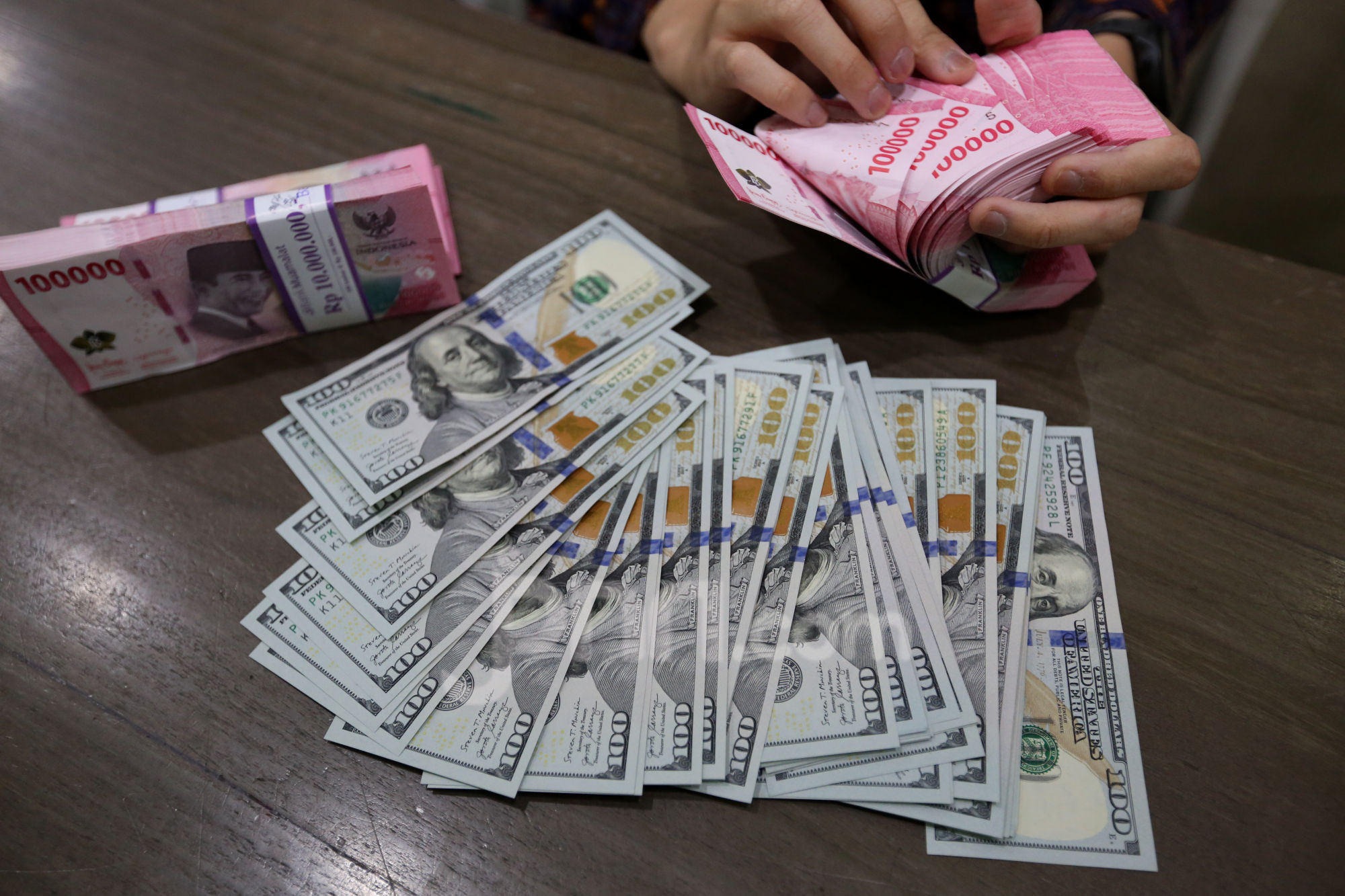 Rupiah weakened to Rp17,992 per US dollar on Monday morning