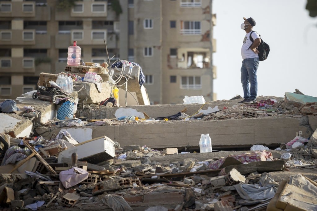 The missing by the earthquakes could be 50,000, according to figures handled by the UN