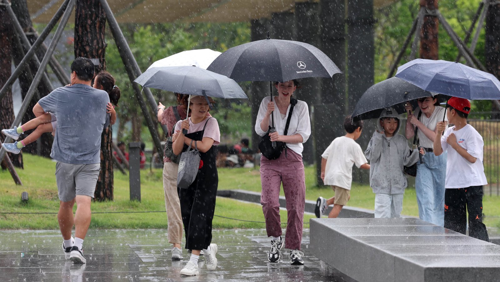 Des nuits tropicales sont attendues dans l'est du Gangwon, du Chungbuk, du Gyeongsang, du Jeolla et de Jeju avec des minimales supérieures à 25°C