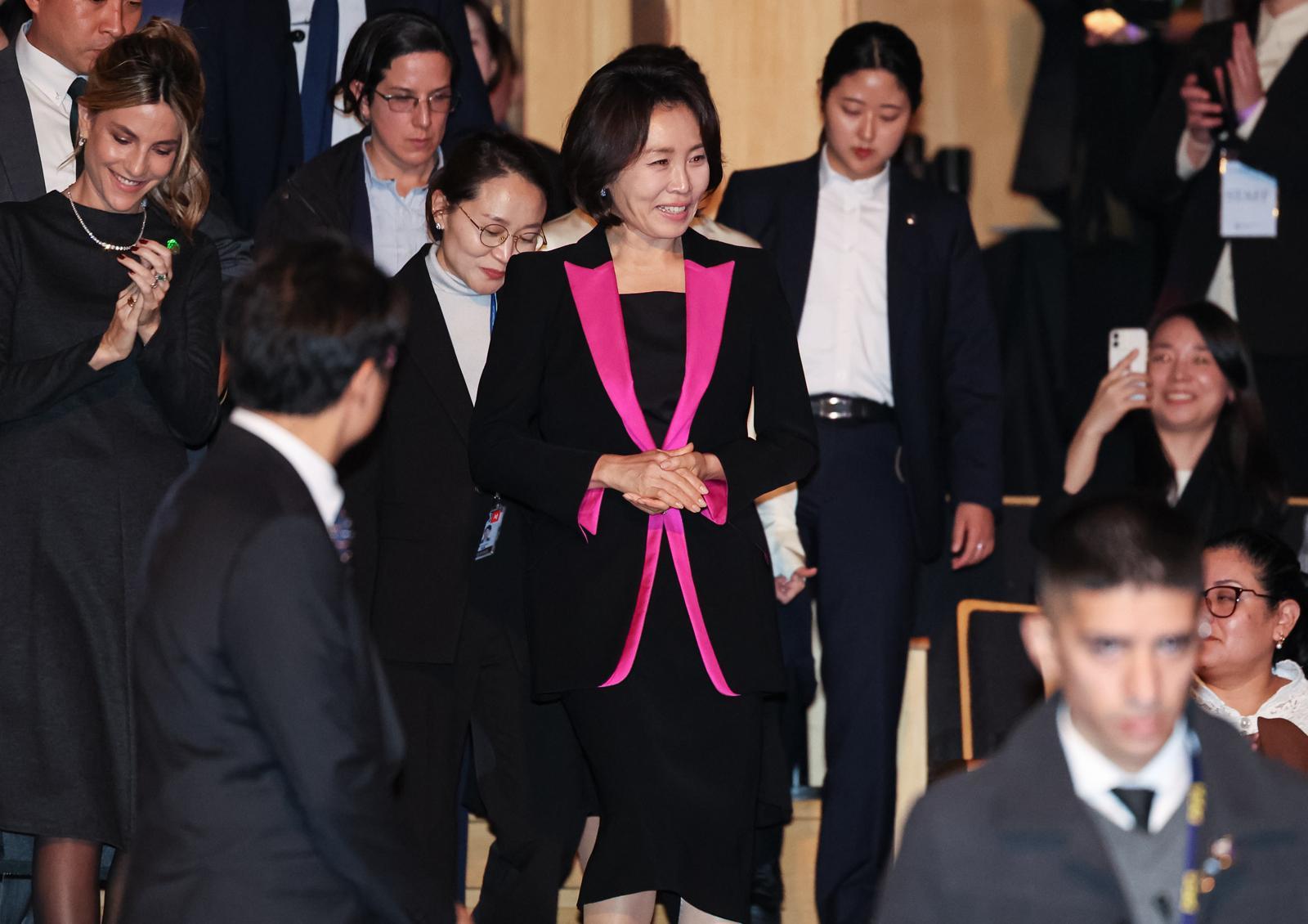 Kim Hye-kyung a assisté à l'événement musical du 20e anniversaire à Buenos Aires, qualifiant la collaboration d'impressionnante et de surprenante
