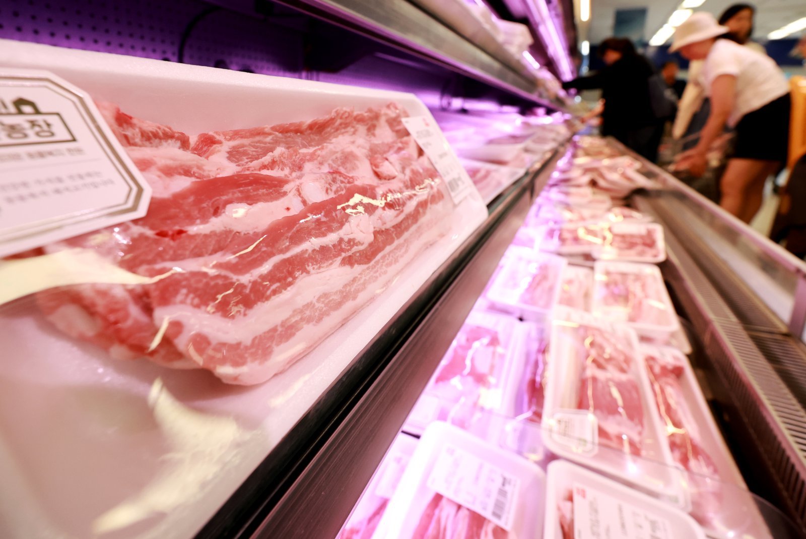 Selon les procureurs, la collusion de six ans a fait augmenter d'au moins 20 % le prix du porc chez le détaillant, affectant une grande chaîne de supermarchés