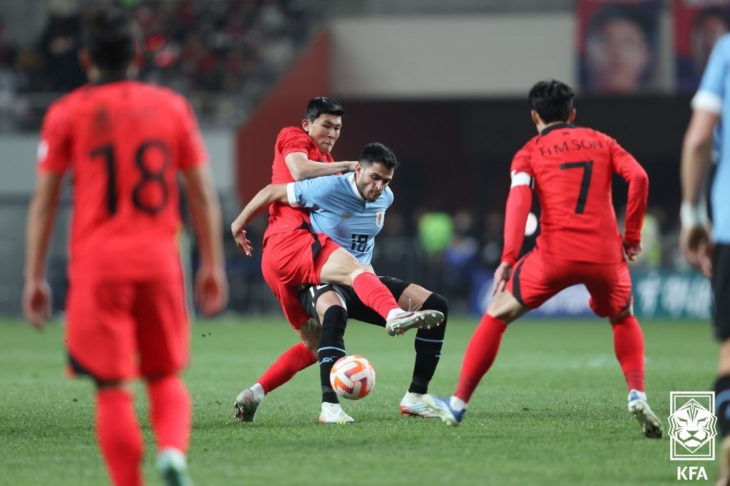 الفريق، الذي يعمل الآن بجهاز فني مؤقت بعد استقالة هونغ ميونغ بو عقب كأس العالم 2026، يلعب أربع مباريات ودية في سبتمبر وأكتوبر