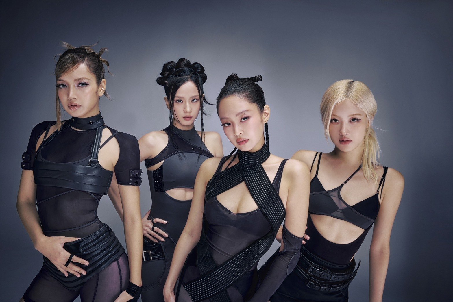 Agency denies rumors, says Rosé prioritized the event; all members to meet fans in Korea for first time in over a year