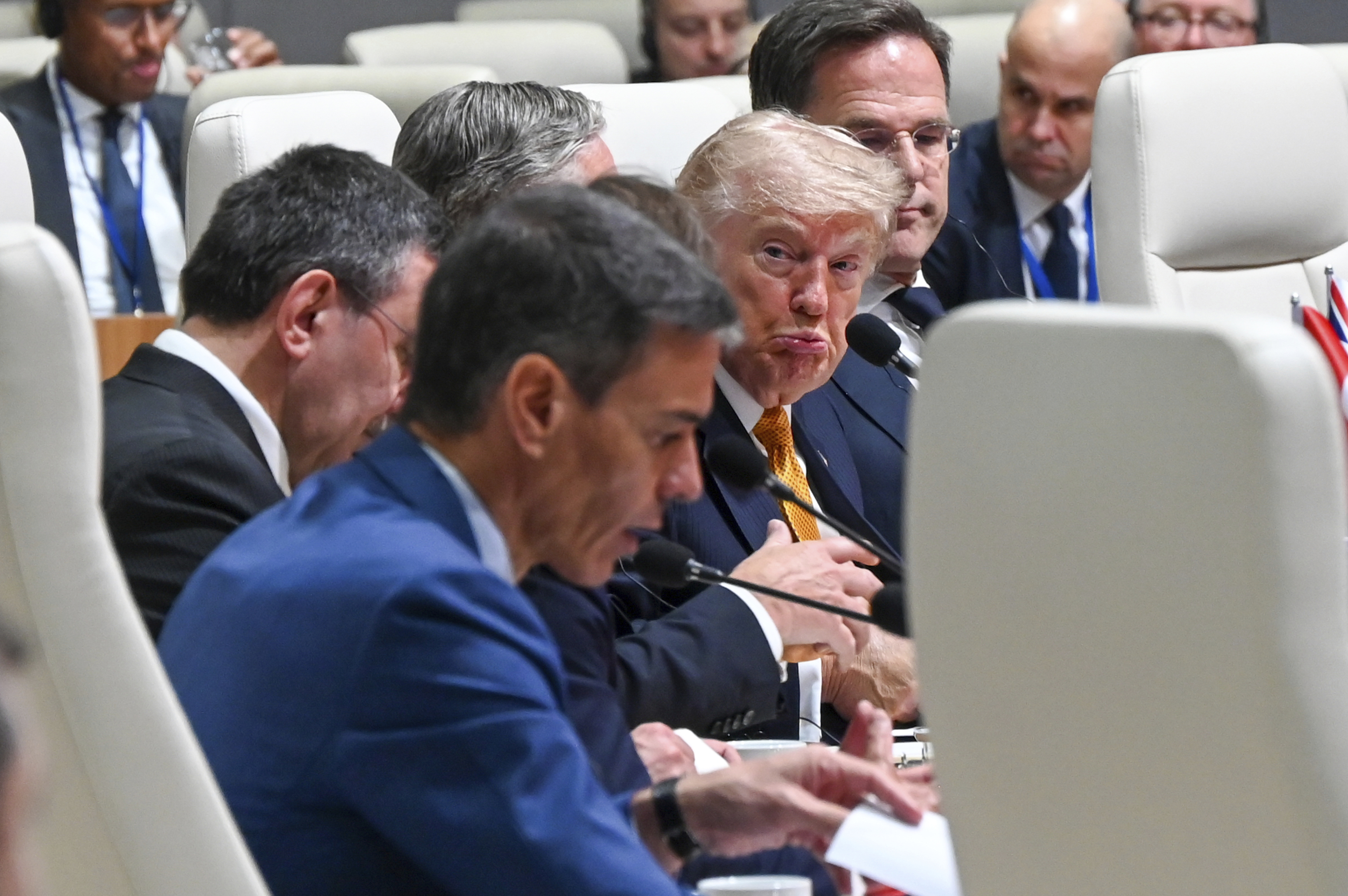 Europe clings Trump with more defense spending and involves it against Russia