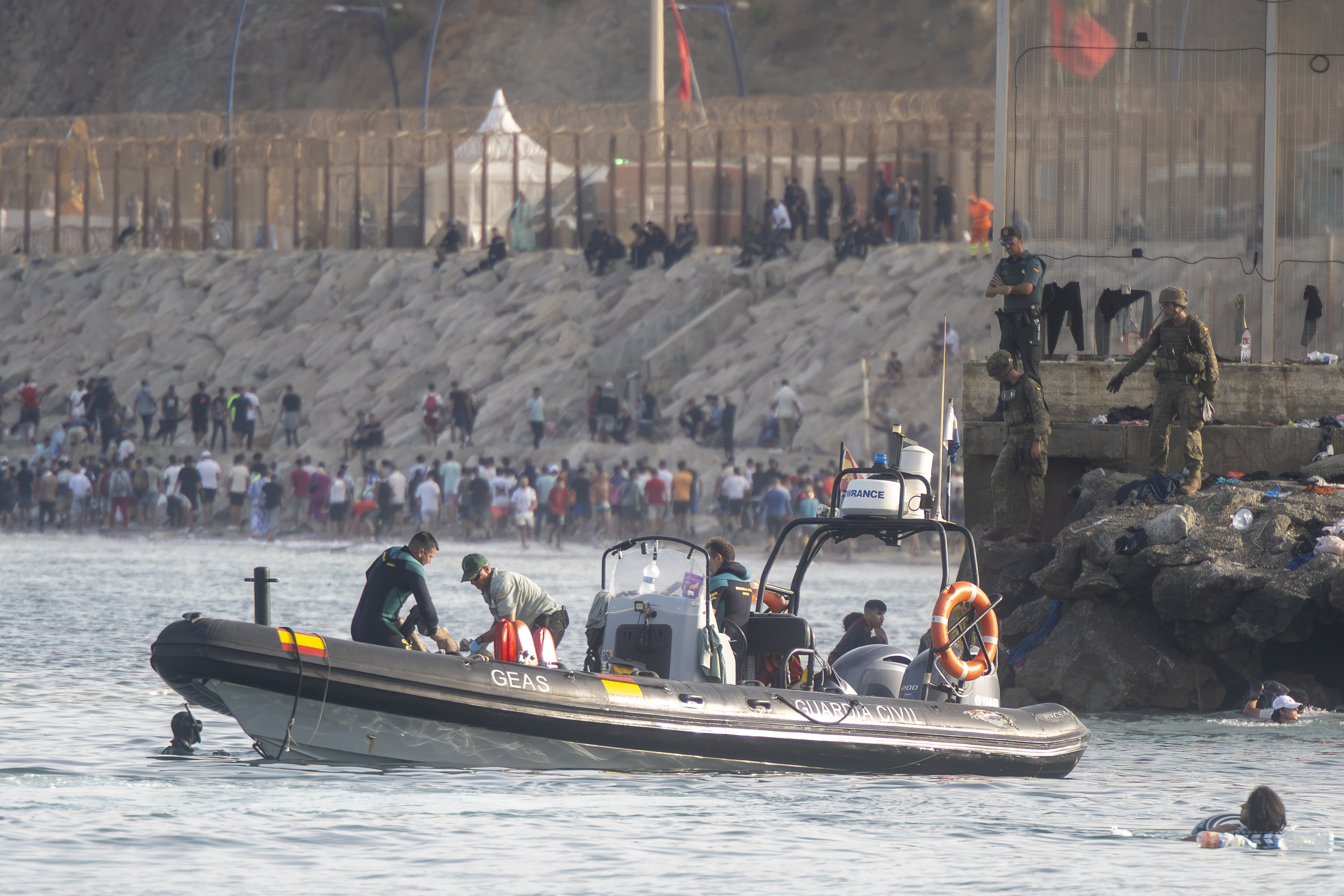 L'identification complexe des migrants tués aux entrées de Ceuta