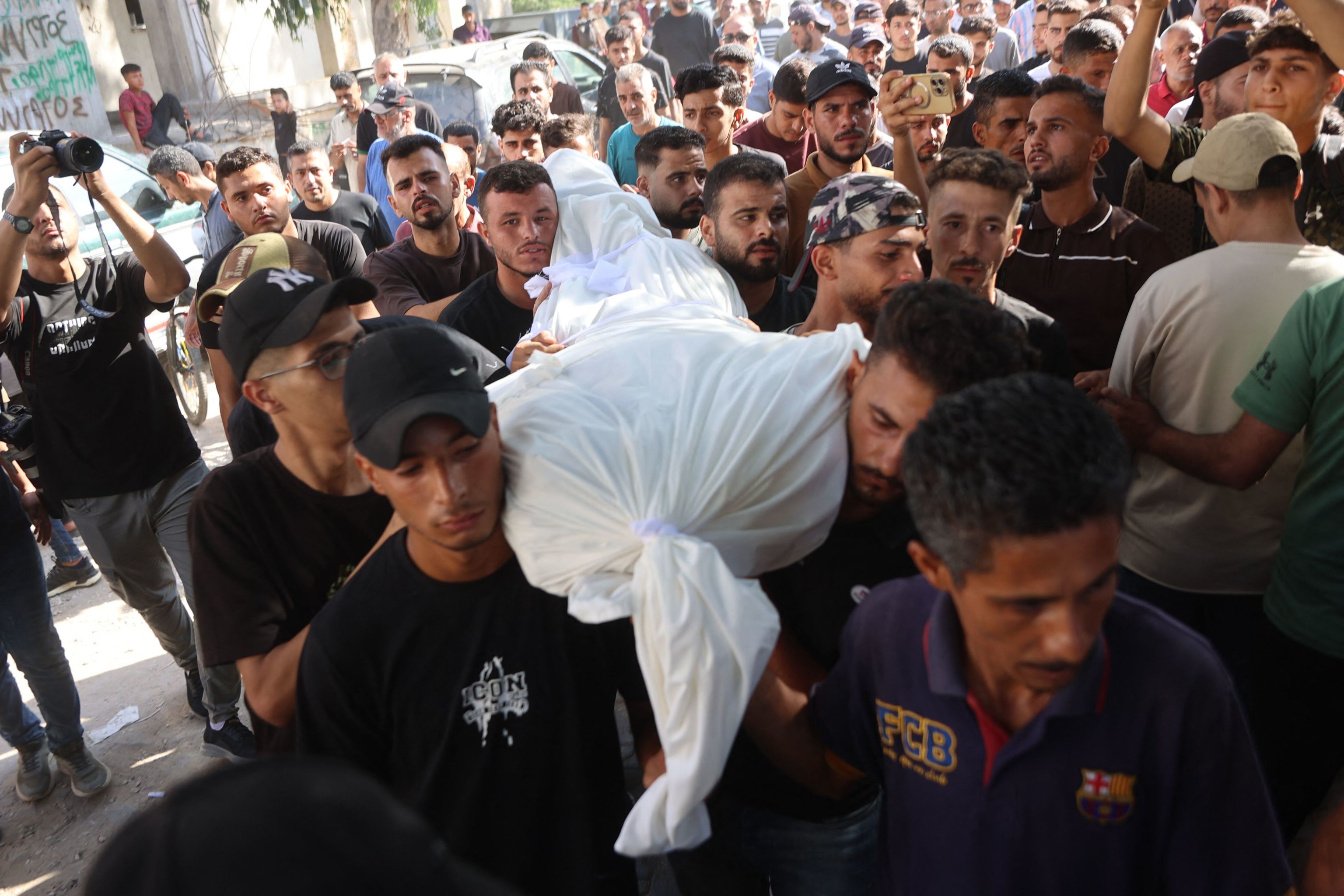 نزع سلاح حماس: إن إسرائيل تشك في الاتفاق وتواصل إضرابها في غزة