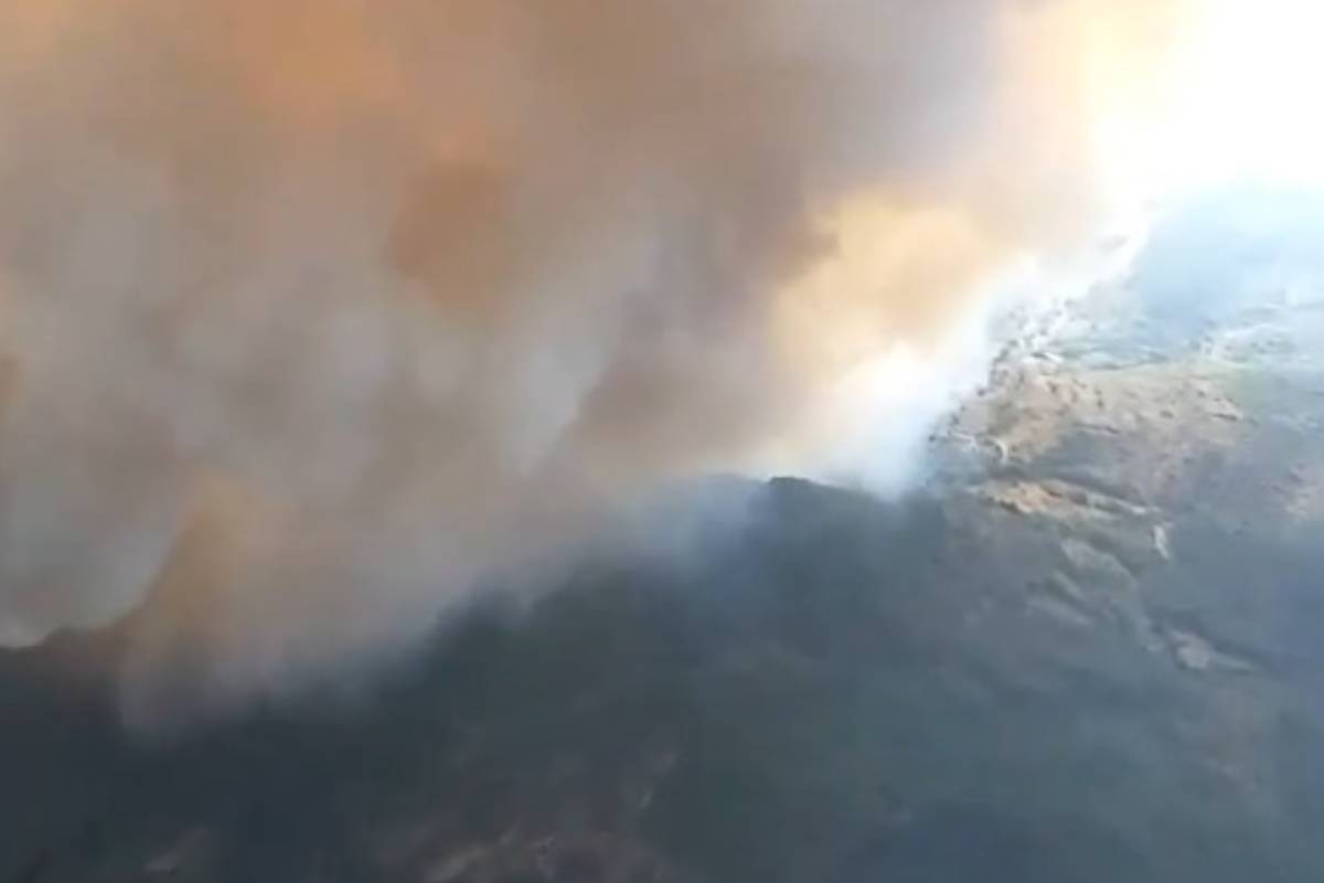 Un incendie à Riglos Huesca affecte 2 500 hectares et force l'évacuation de quatre populations