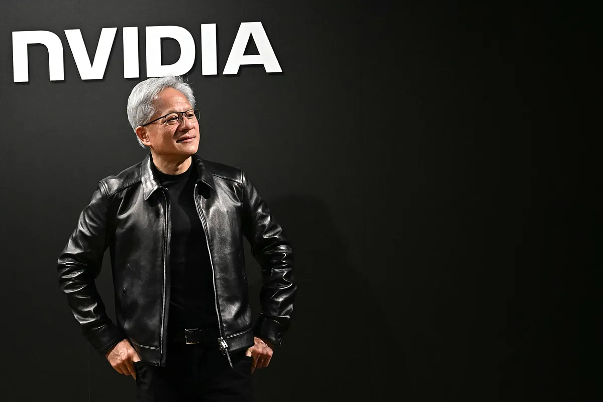 Continúa la sangría tecnológica en Wall Street: Nvidia pierde su trono como empresa más valiosa frente a Apple