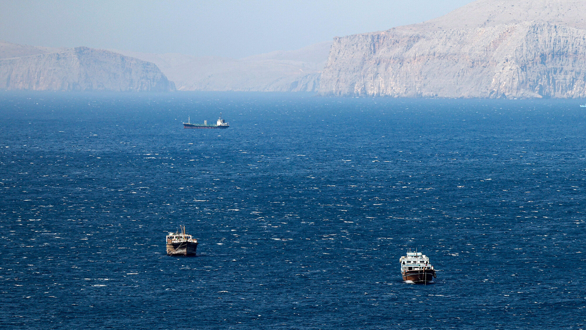 Iran Opens Ormuz Strait to “several” Iraqi oil tankers