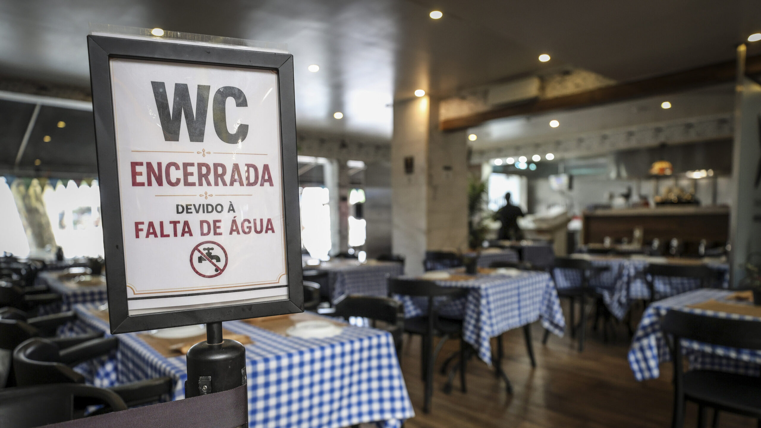 Bitter return to normality in Caparica with still uncertain water