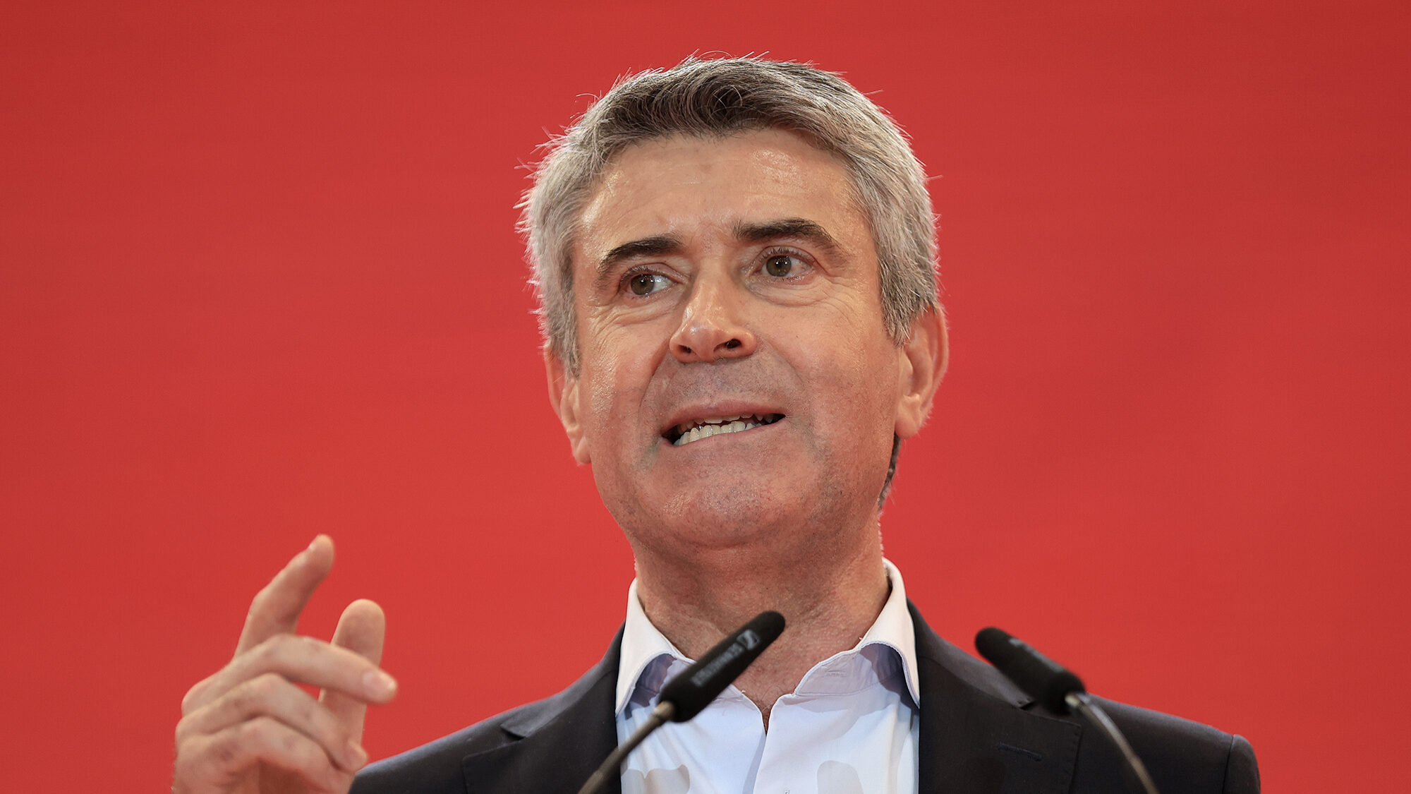 Unforgiving, Carneiro accuses Montenegro of "censorship": "The king will go naked"