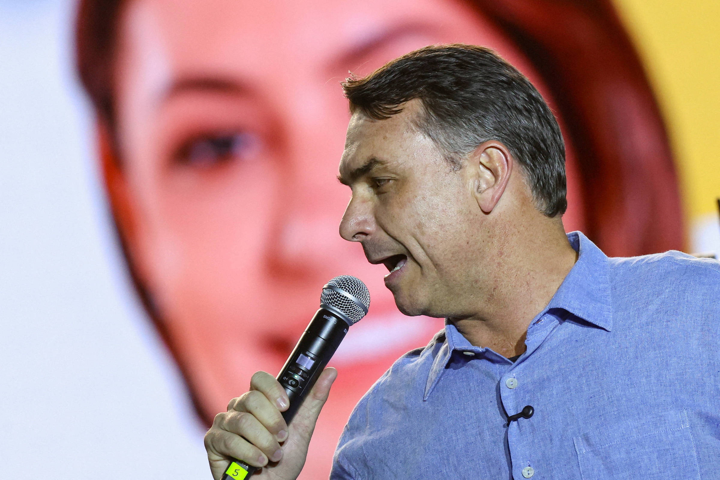 Bolsonaro pide autorización a Moraes para recibir a sus hijos el Día de los Pais