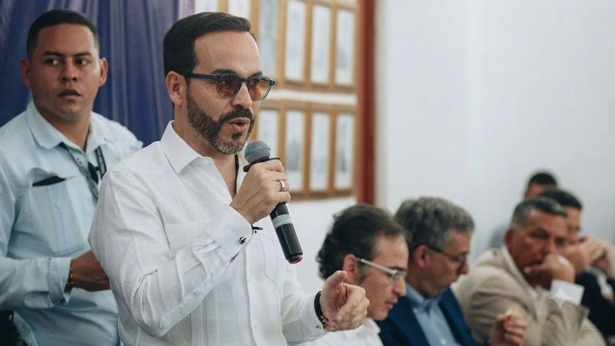 Abelardo de la Espriella announced to María Naomi Arboleda Arango as Minister of Mines and Energy