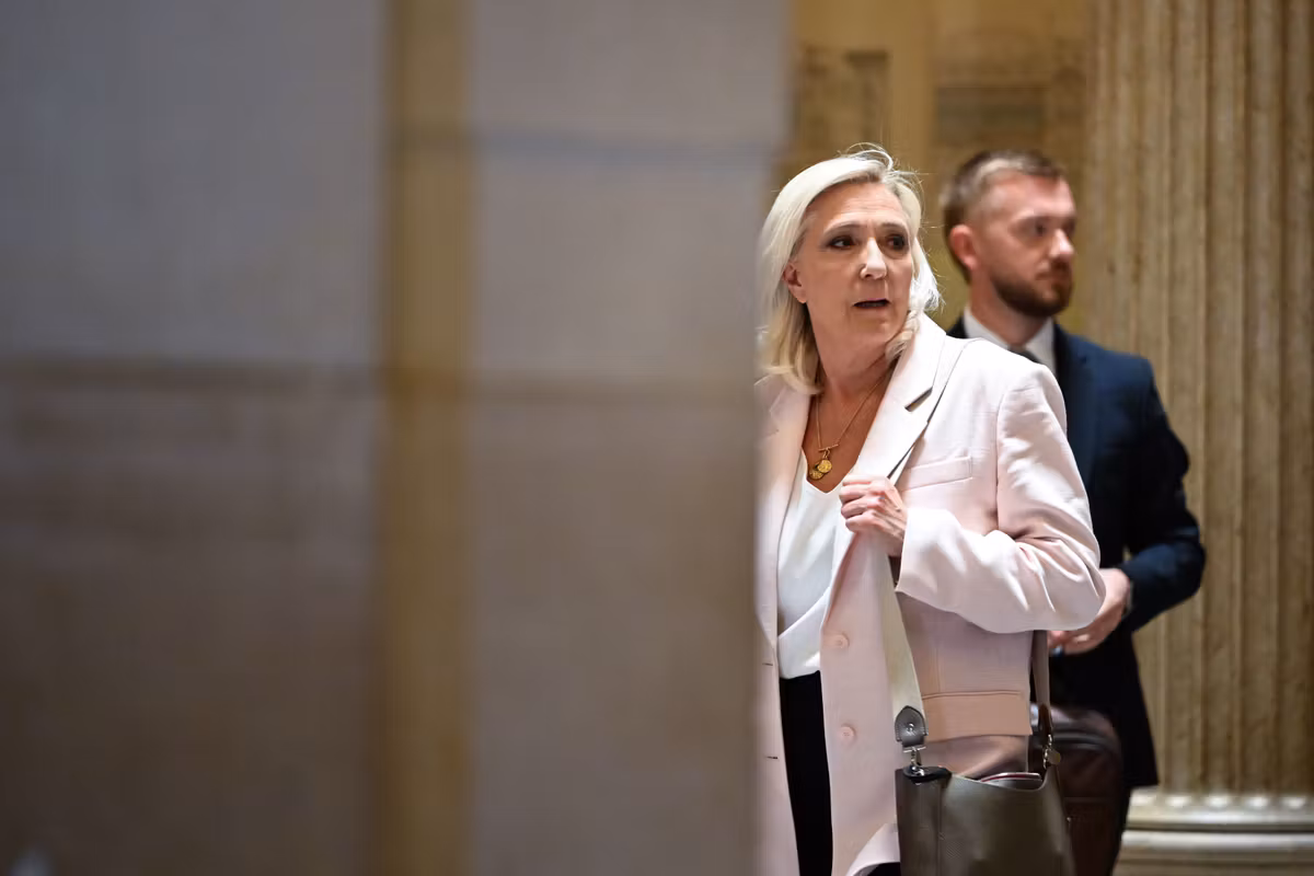 " A thief, a delinquent": the left strilla Marine Le Pen after his conviction for embezzlement of public funds