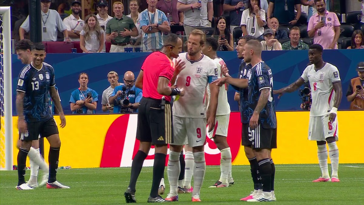 Argentina’s Leandro Paredes branded ‘pathetic’ after reaction to Harry Kane incident