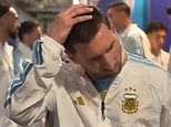 Des centaines de fans accueillent l'équipe à l'aéroport, mais aucun événement public n'a été organisé après le ko contre l'Espagne