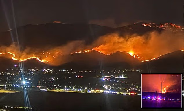 Videos muestran Hawk Fire difundiendo alrededor de Reno, Nevada, incitando a miles a evacuar