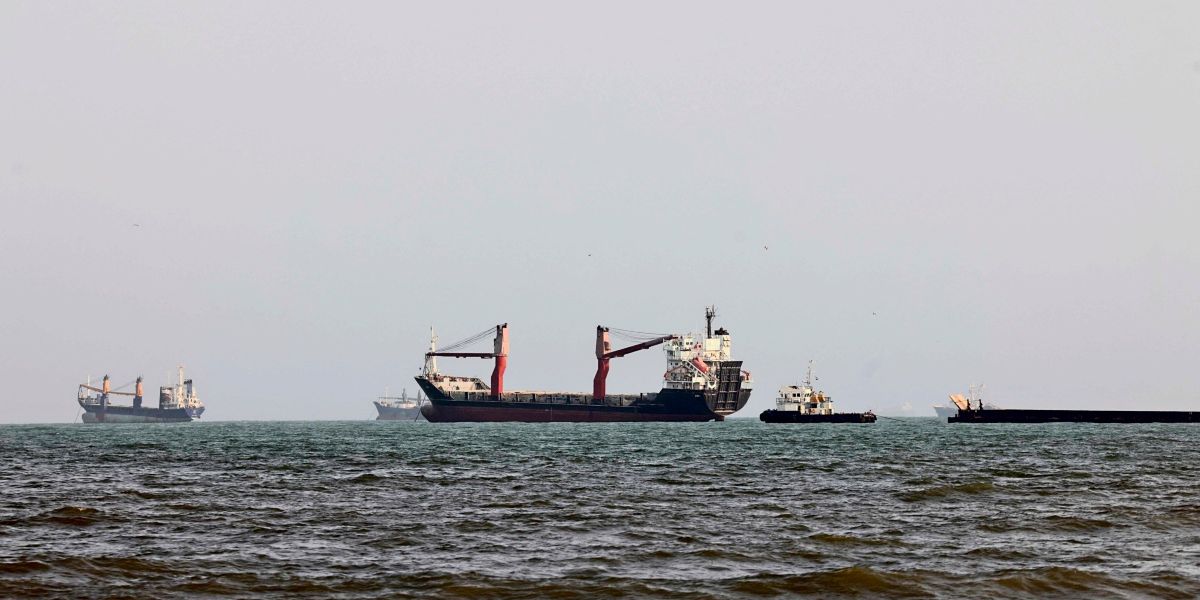 Irán: “El estrecho de Hormuz permanece bloqueado”