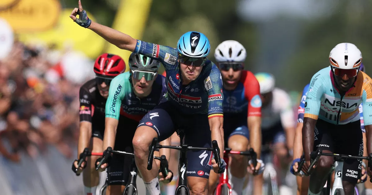 Belgian sprinter wins the massive sprint, his second victory over the 2026 edition