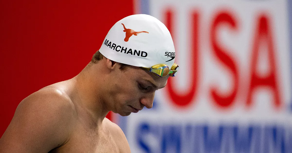 Swimming : Léon Marchand on the 200 and 400 m four-swimmings at the Paris European Championships