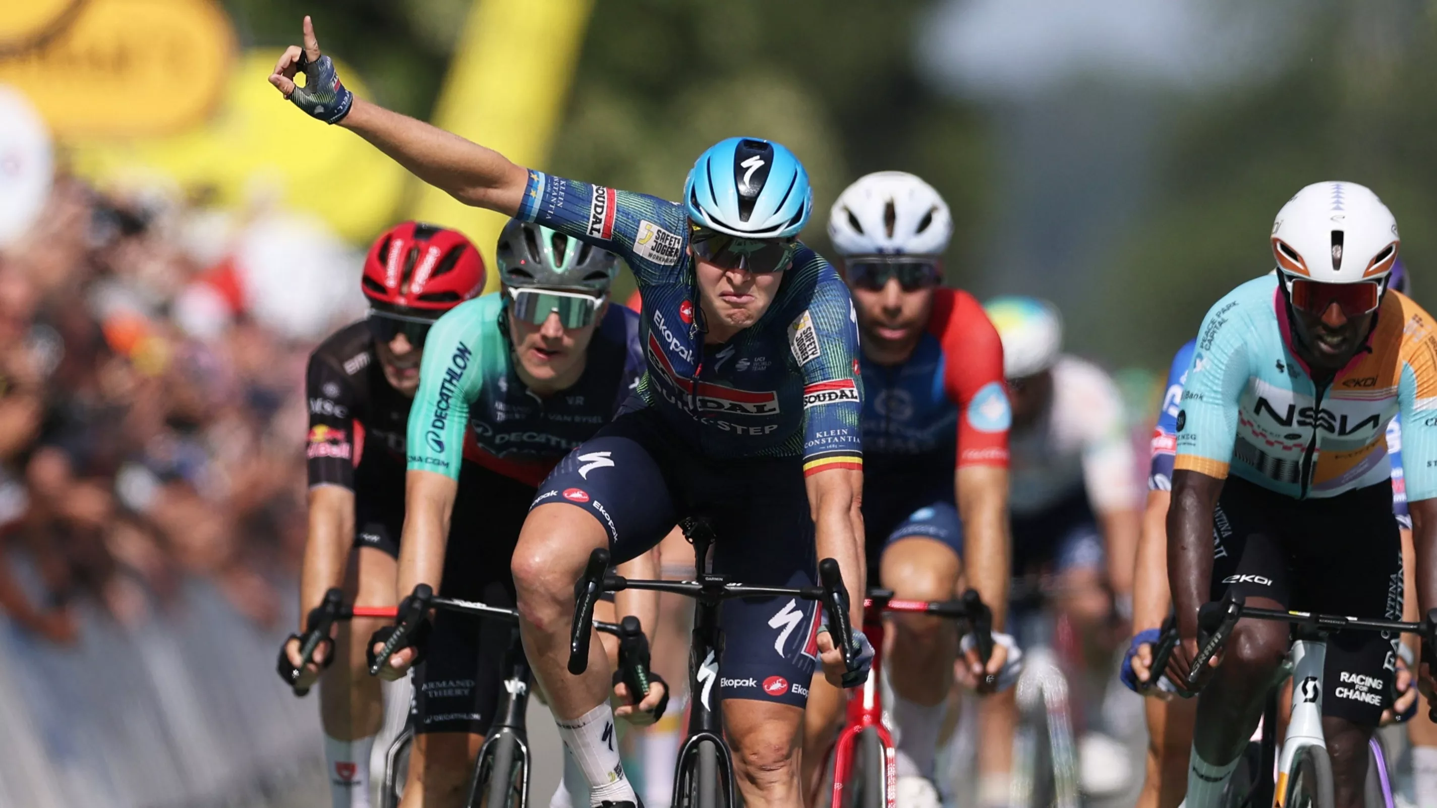 Merlier wins eighth stage of the Tour de France in bunch sprint