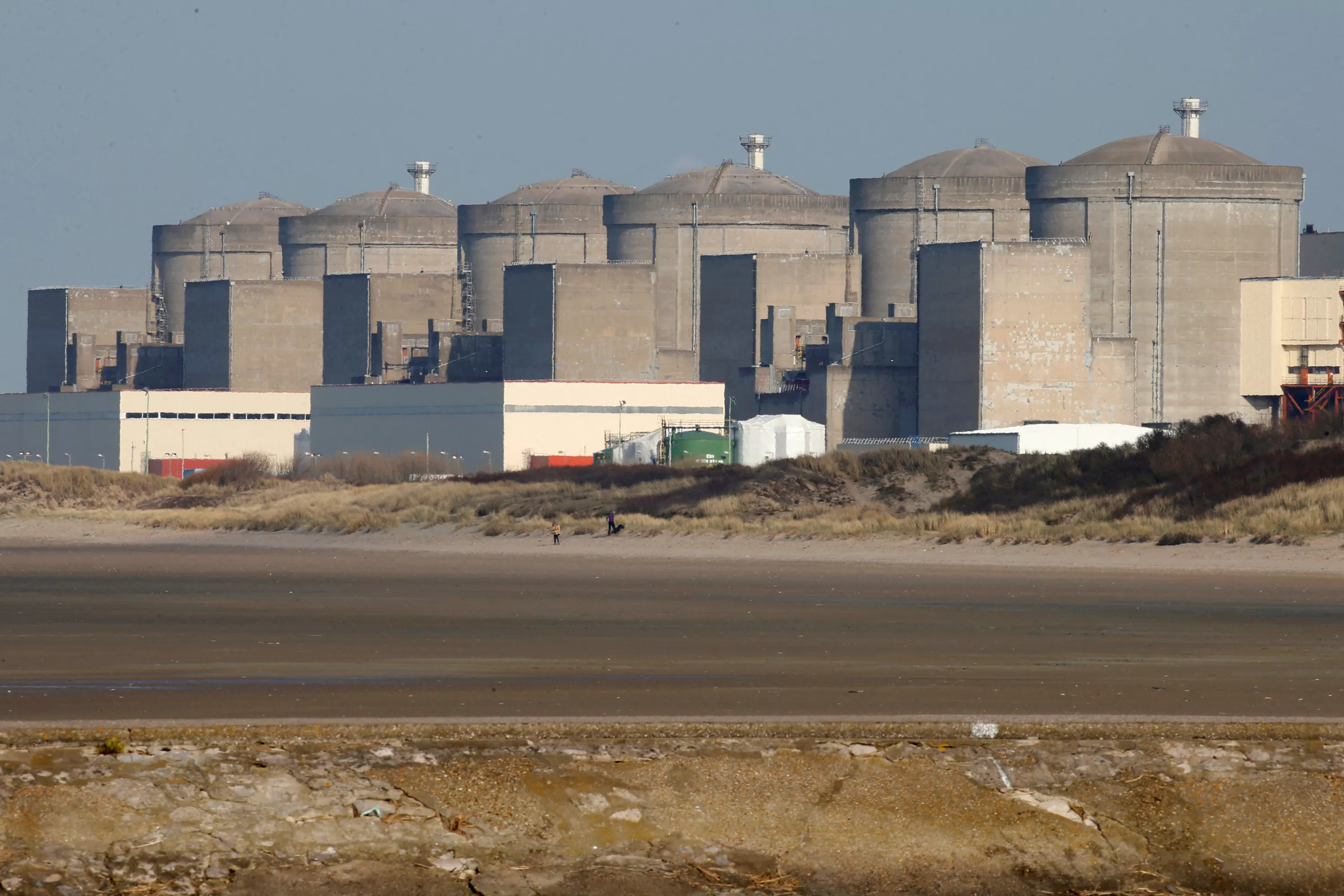 ميدوسا قوة EDF لإغلاق ثلاثة مفاعلات في محطة الطاقة النووية في غرافيليس