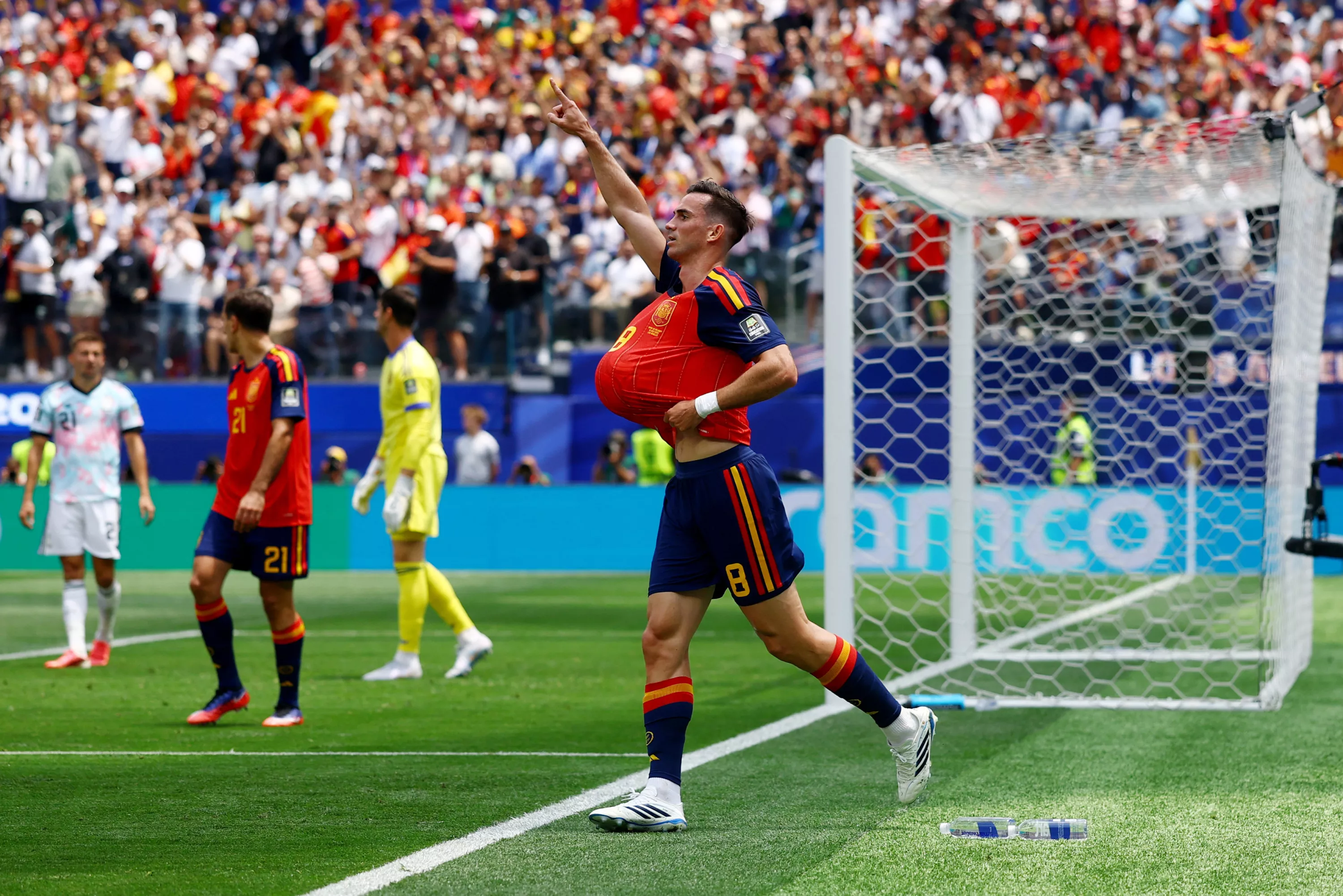 Sixteen players from the capital club have been invited to the World Cup, a record for PSG