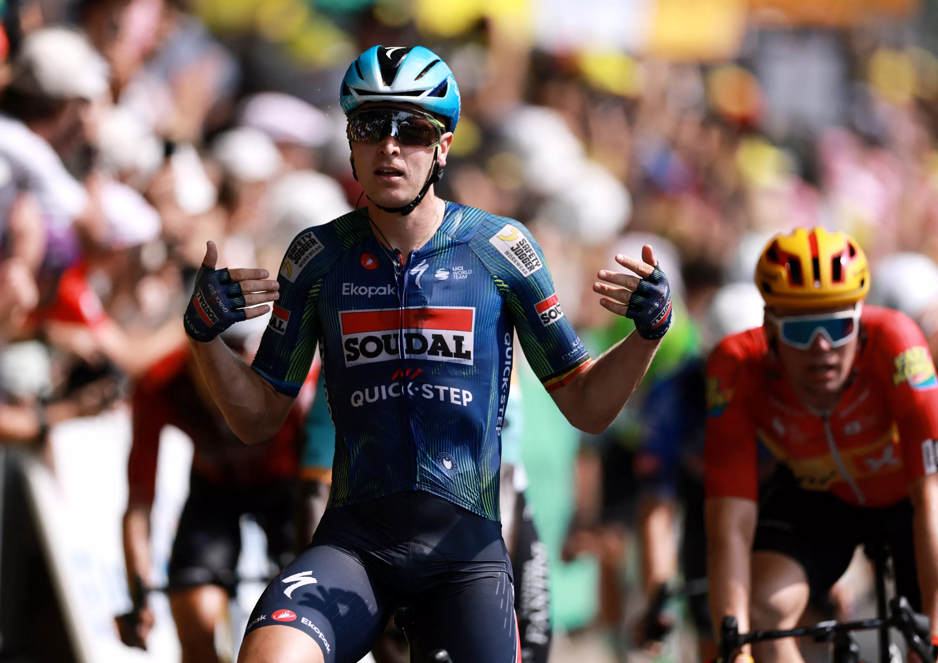 Tour de France: Belgian Tim Merlier wins seventh stage in the sprint in Bordeaux