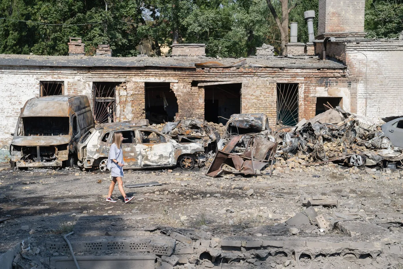 Ukraine-Russie dernière guerre: Kiev frappe la raffinerie de pétrole russe après la grève du centre commercial Poutine a tué 16 personnes